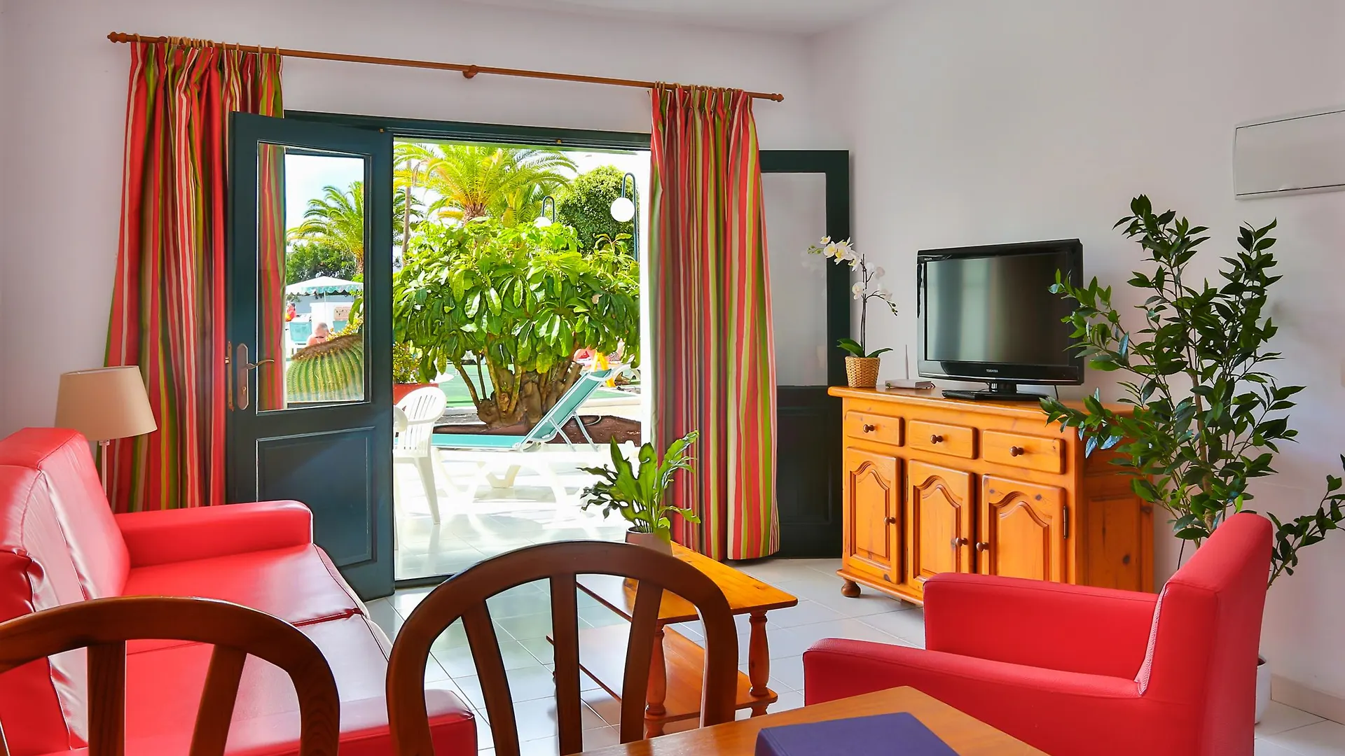 Sol Apartamentos Costa Teguise 3*,  Spain